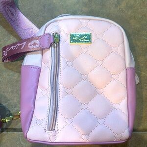 This is a bag that I have never used it was a gift for Christmas it is new